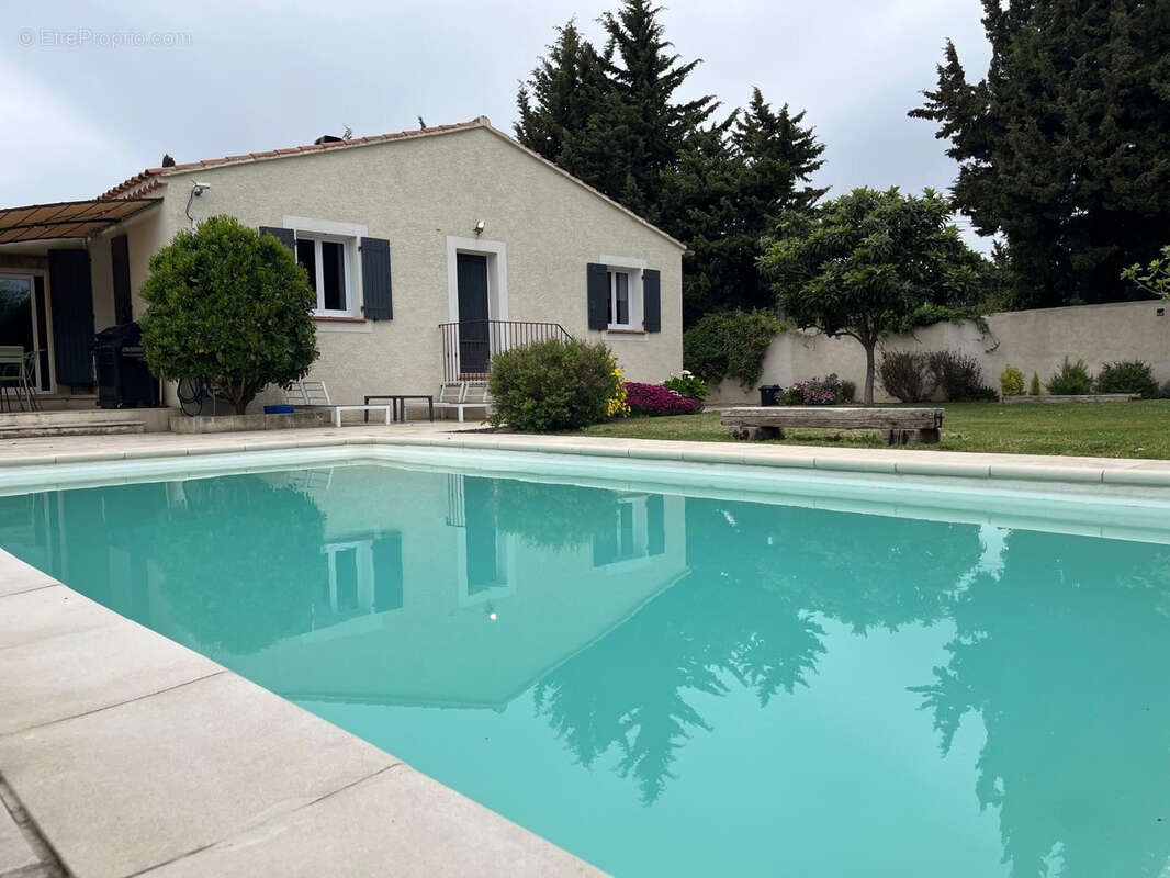 Maison à FONTVIEILLE