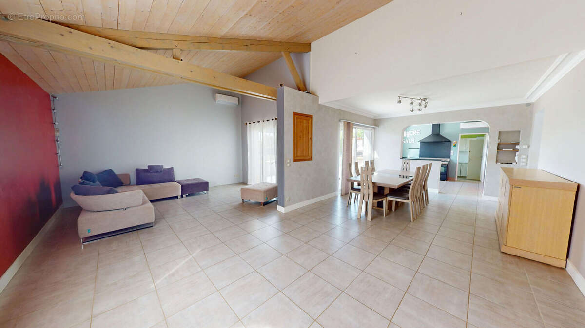 Maison à ROCHES-PREMARIE-ANDILLE