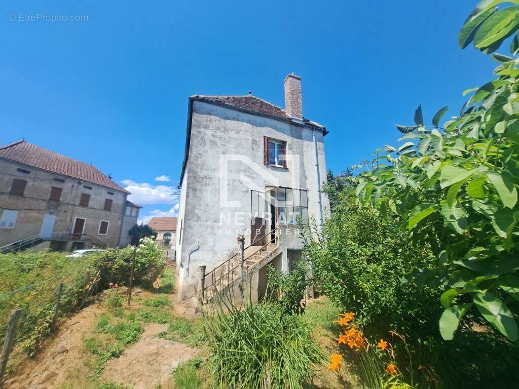 Maison à EPINAC