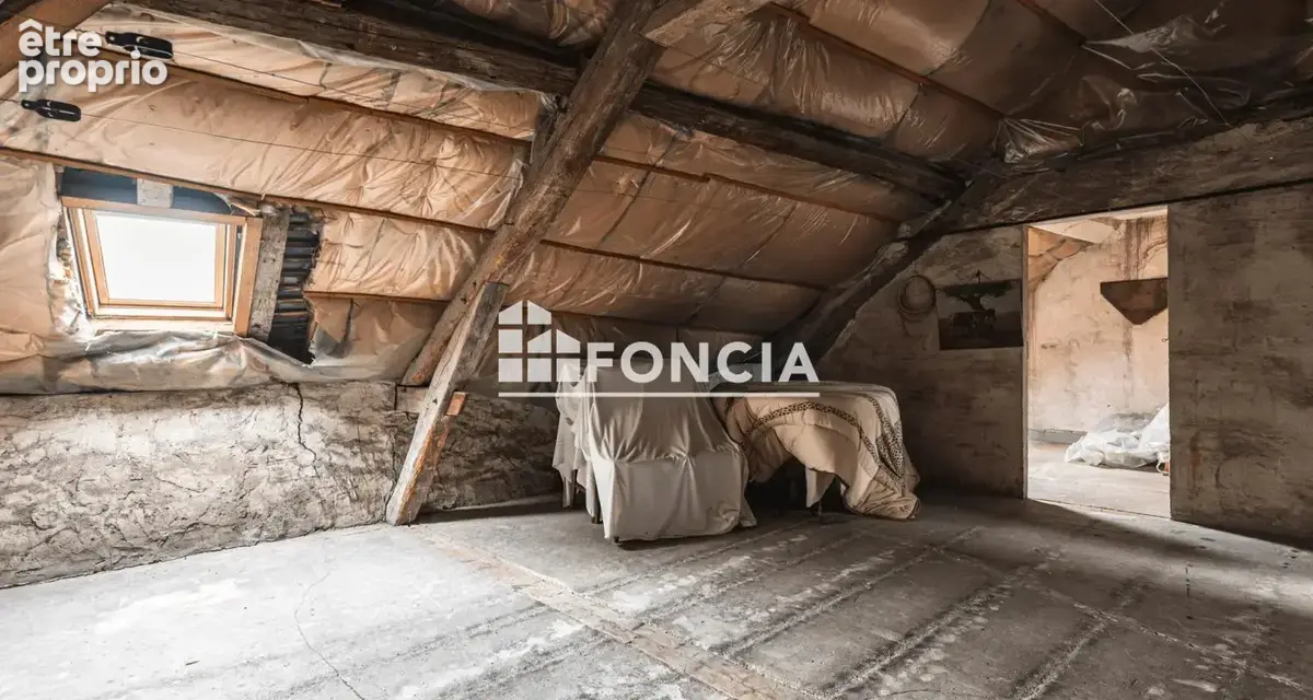 Proche centre-ville de Château-Thierry – Maison bourgeoise de caractère de 167 m² avec cour, dépendance, garage et grenier aména - photo 15