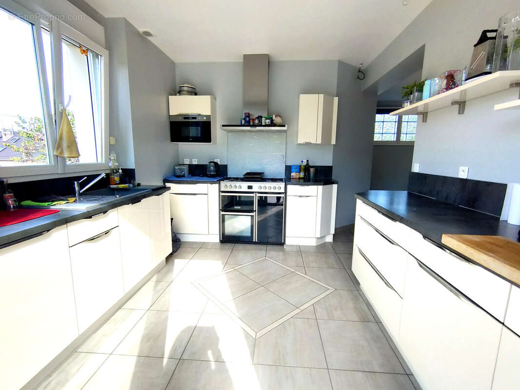 Maison à SAINT-REMY-LES-CHEVREUSE