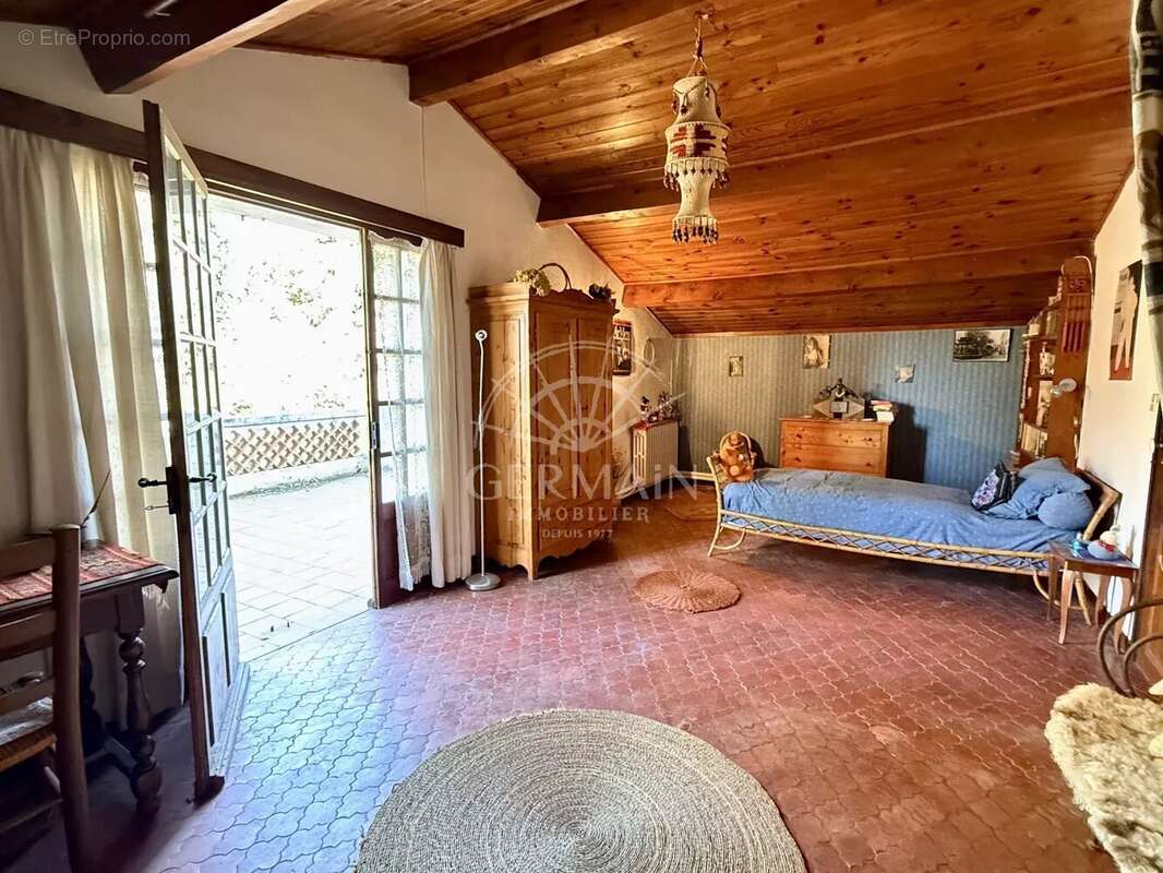 Maison à L'ISLE-SUR-LA-SORGUE