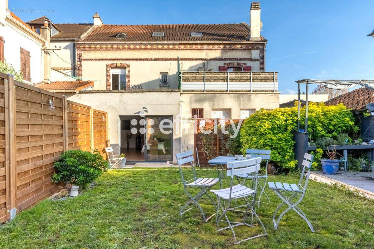 Maison à MONTLIGNON