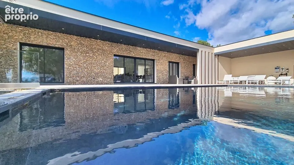 Élégante villa contemporaine de plain-pied dans un domaine résidentiel prisé - photo 2