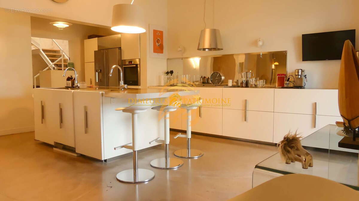 Appartement 225 m² à Angouleme  - photo 3