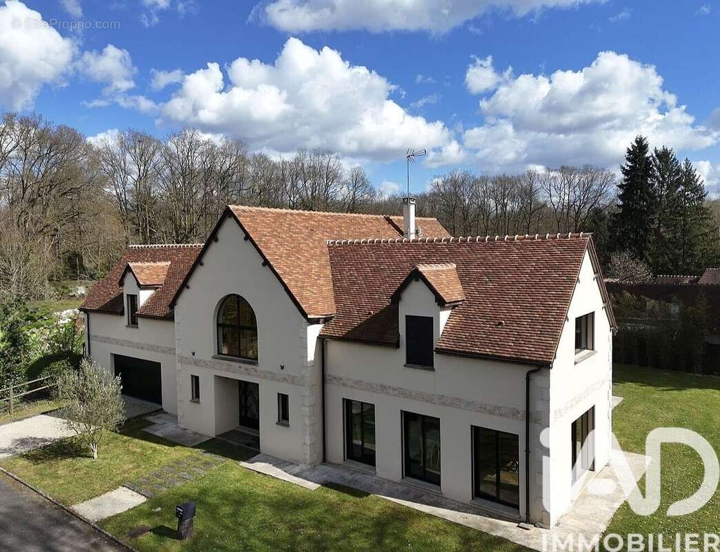 Maison 400 m² à Saint-Leger-En-Yvelines  - photo 3