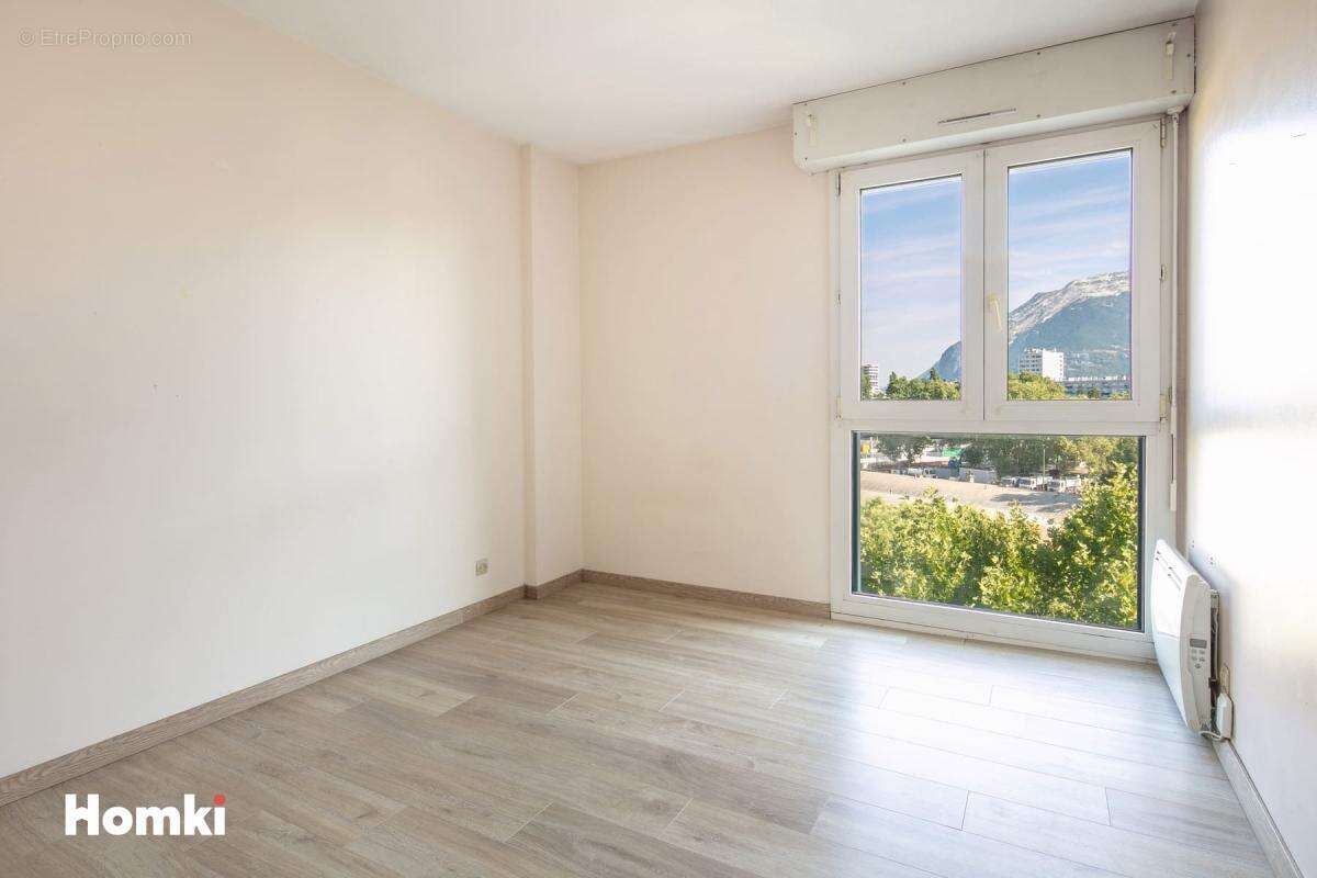 Appartement T4 avec grand balcon, garage, cave et vue plein sud sur les montagnes – Secteur Allié / Alpin - photo 9