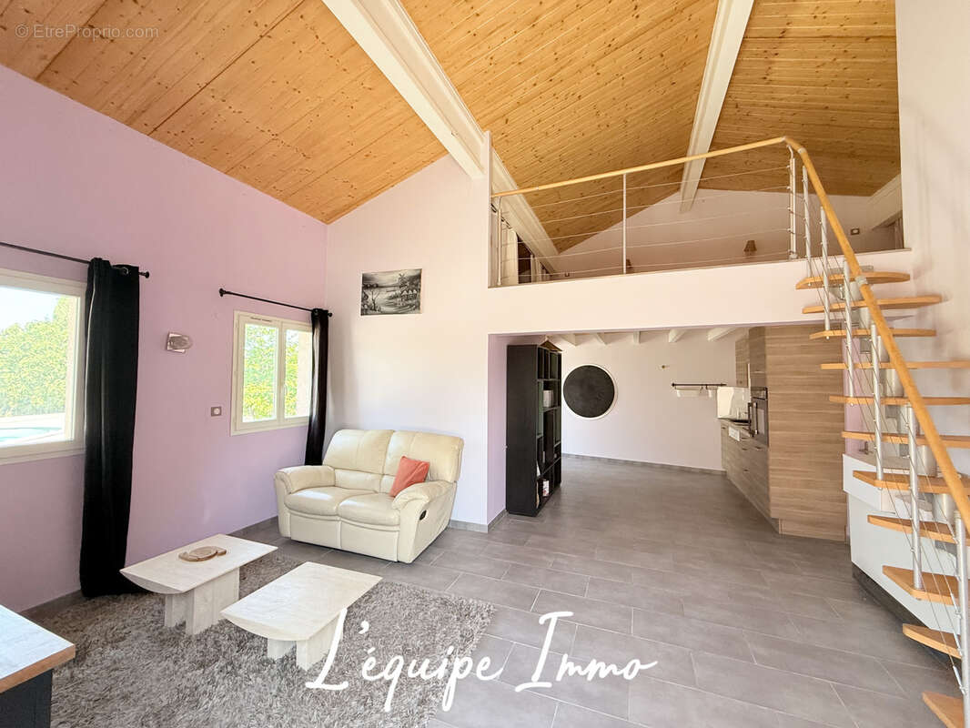 Maison T4 de 116 m2- Maison duplex T2- 2 garages- Piscine- Terrain de 1980 m2- - photo 22