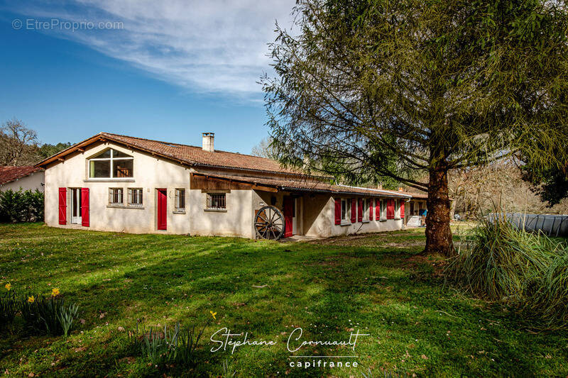 Maison à SAINT-FRONT-DE-PRADOUX