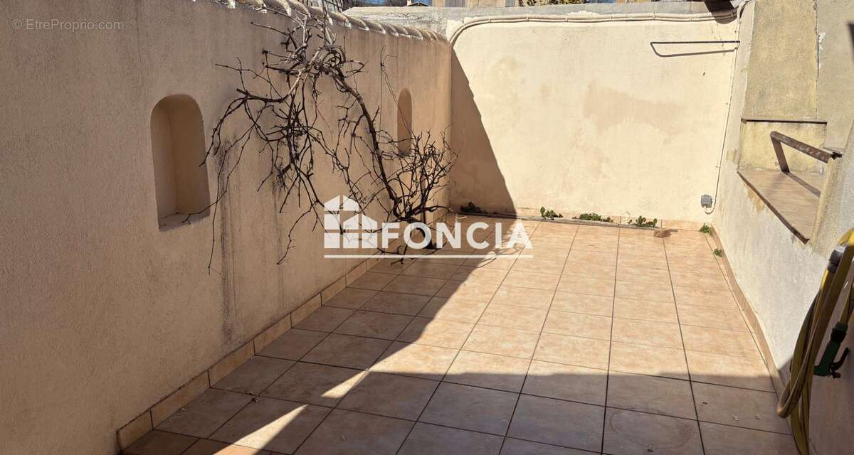 Appartement à SOLLIES-VILLE