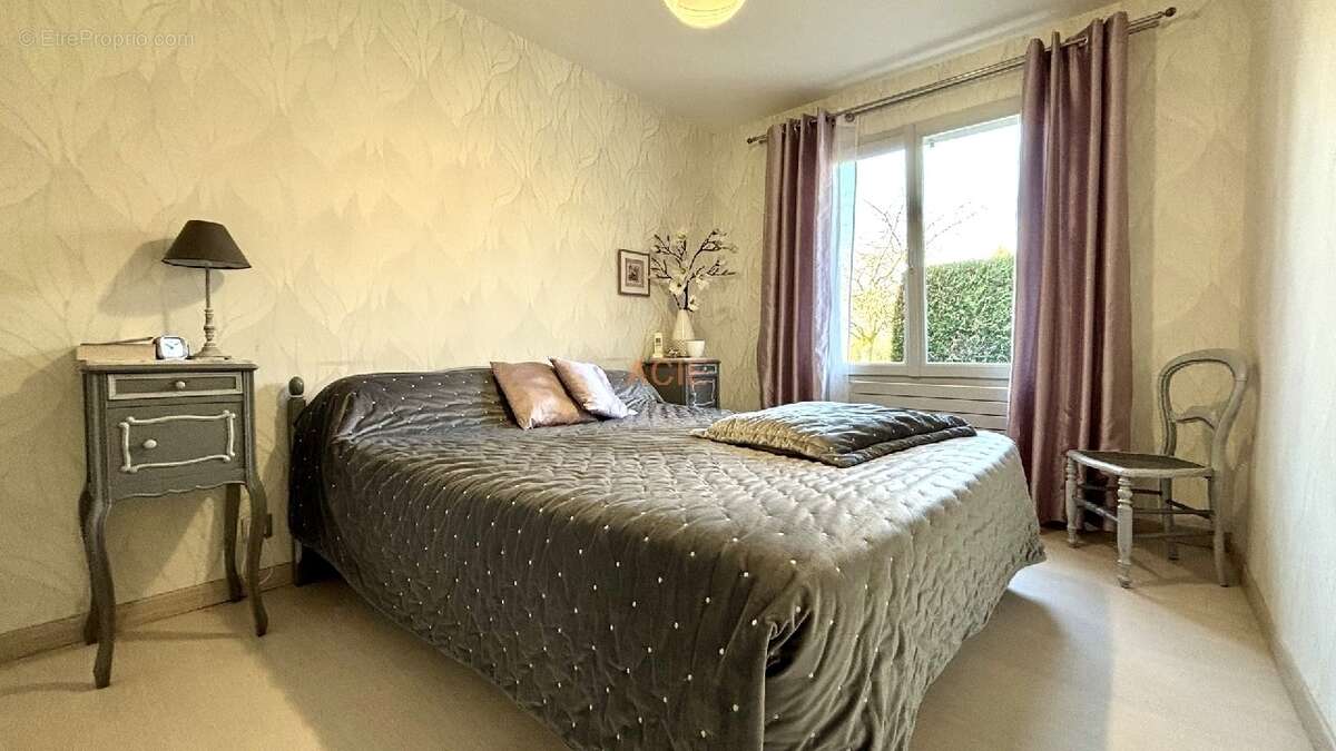 Maison à MARLY-LA-VILLE