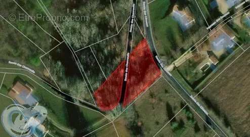 Terrain à SAINT-CYBRANET