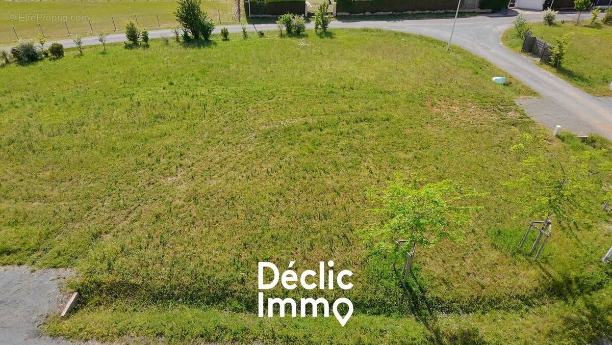 Terrain à JUICQ