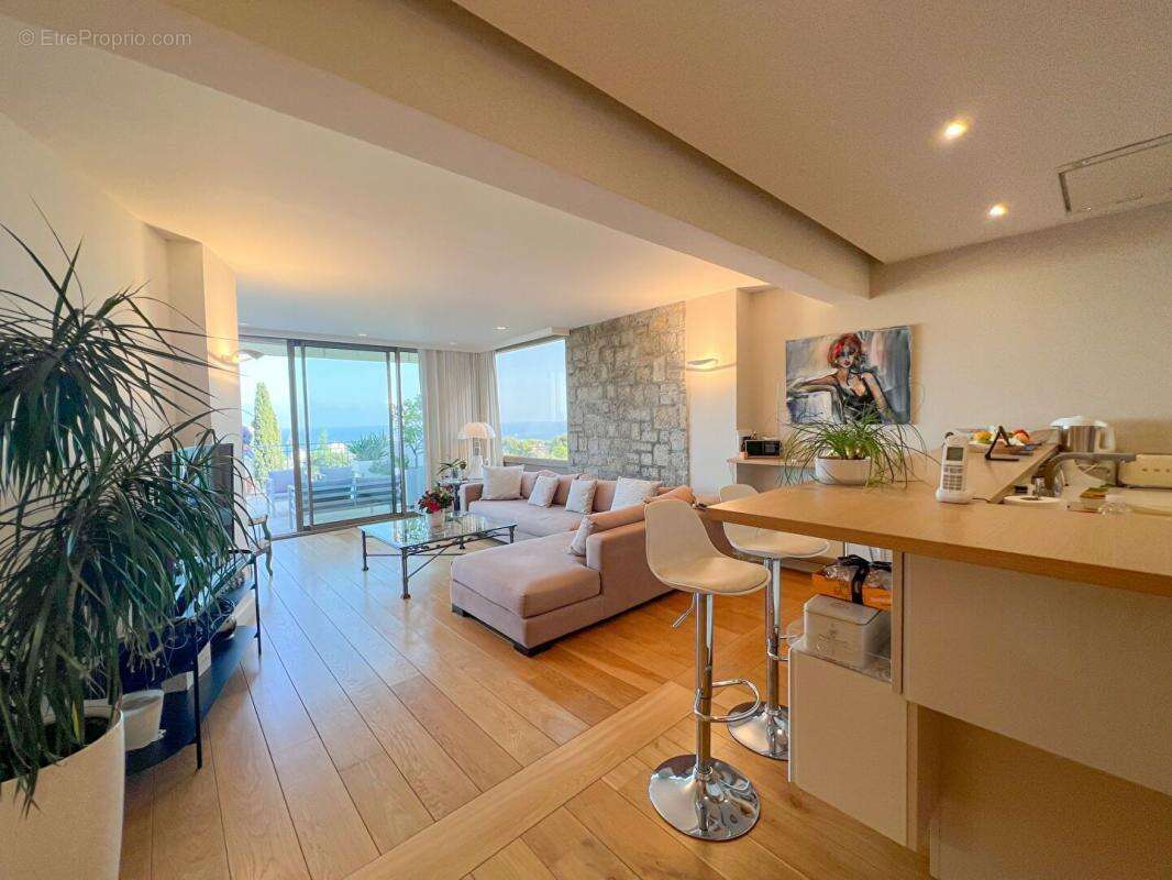 Appartement à VILLENEUVE-LOUBET