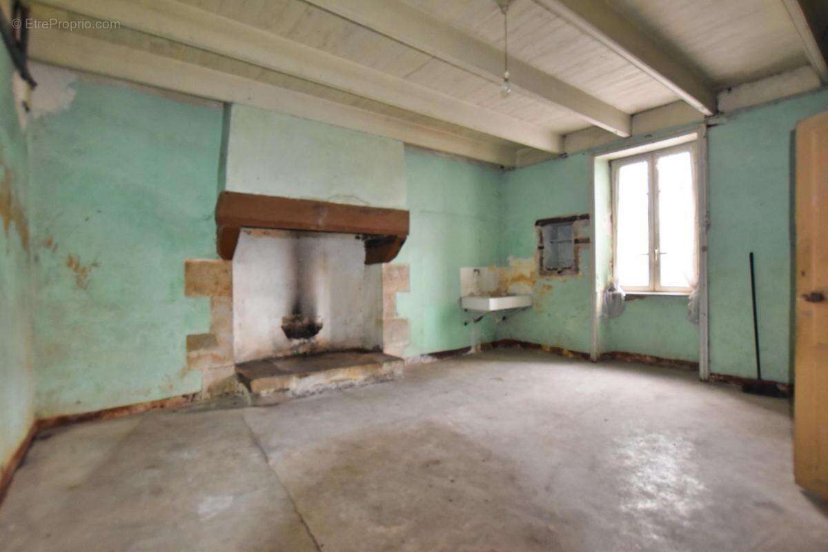 Maison à PLONEVEZ-PORZAY