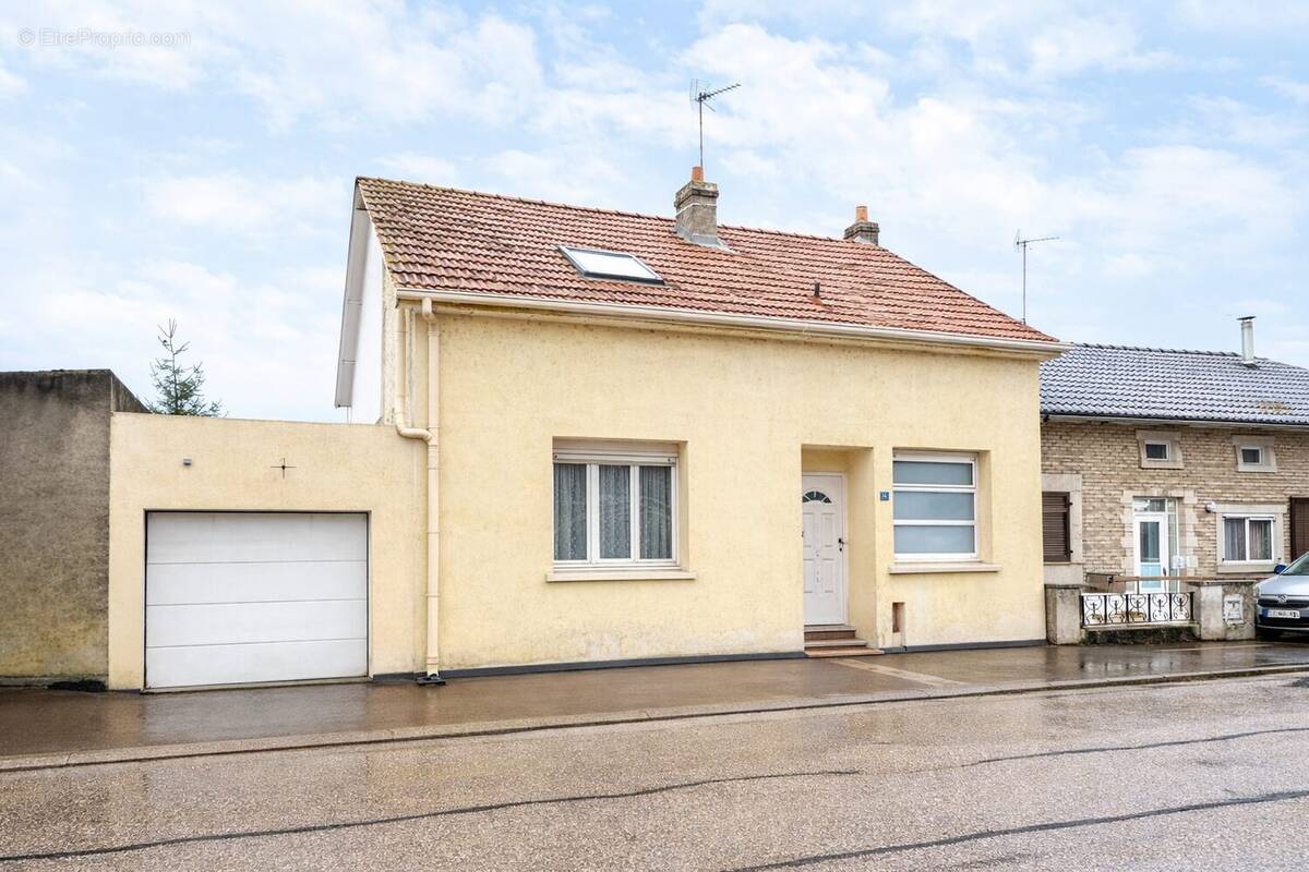 Maison à ATTON