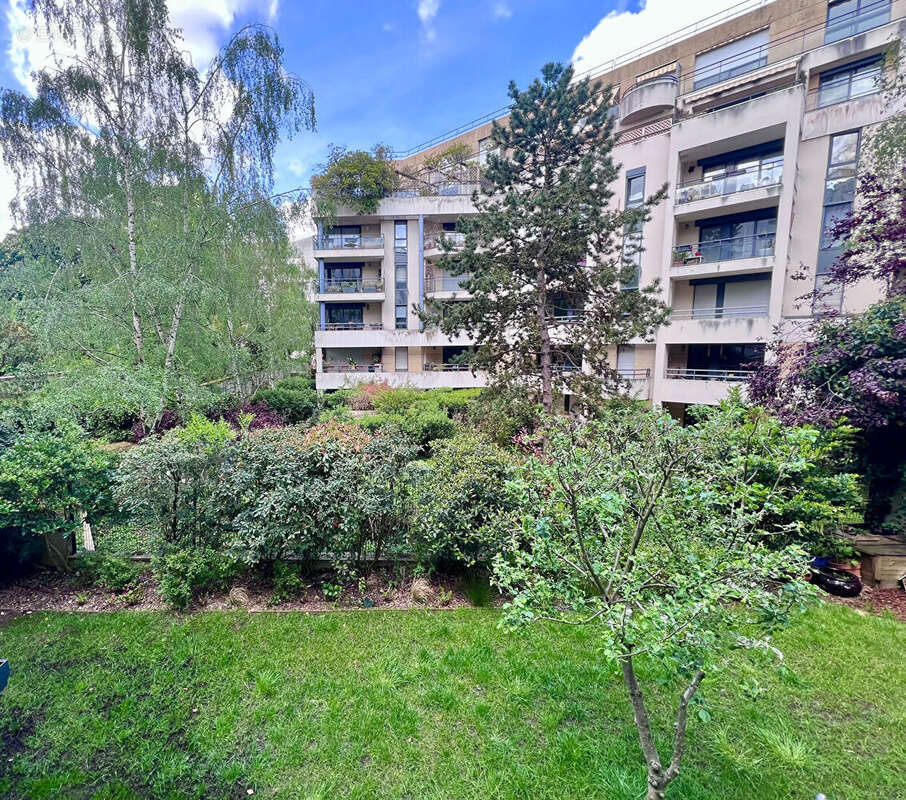 Appartement à SURESNES