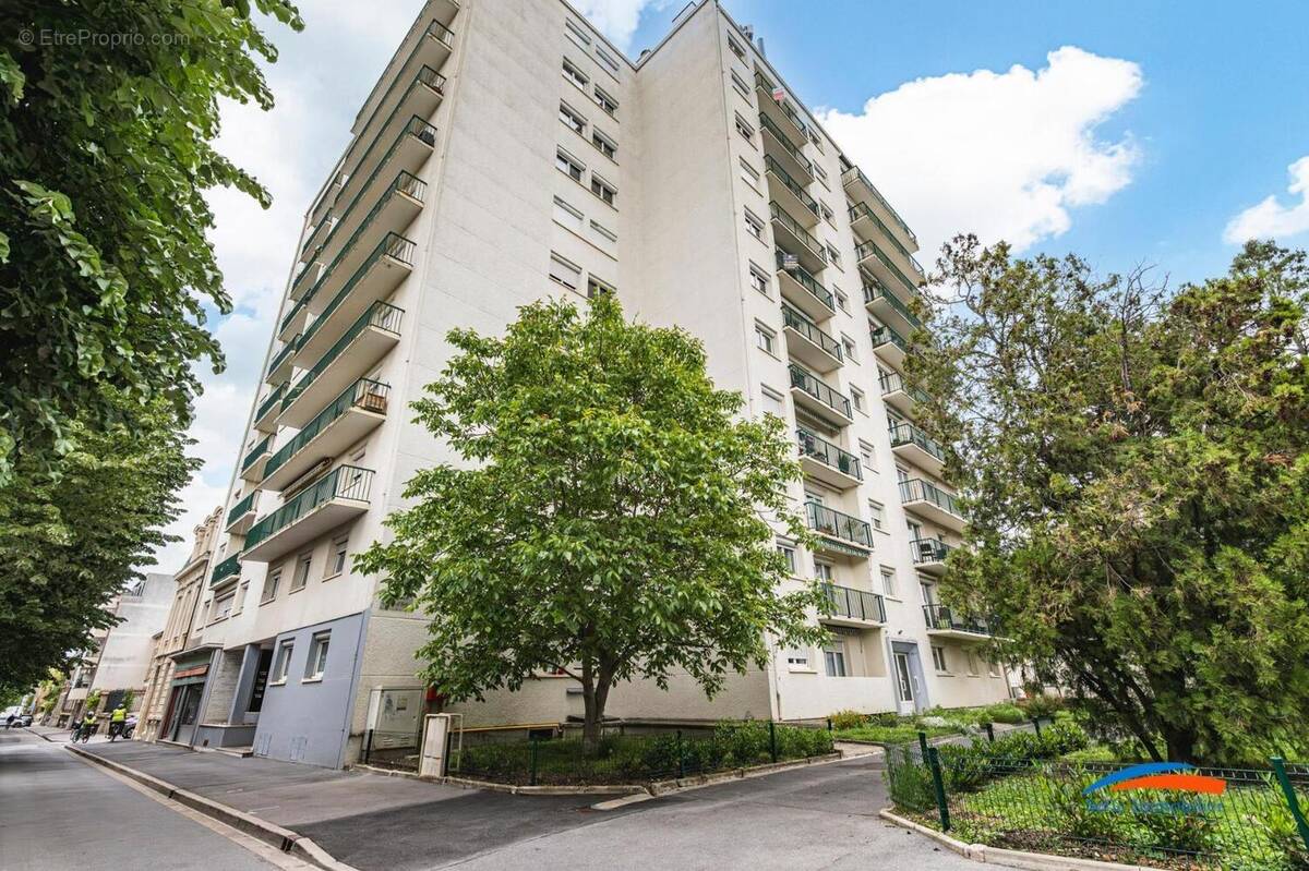   - Appartement à REIMS