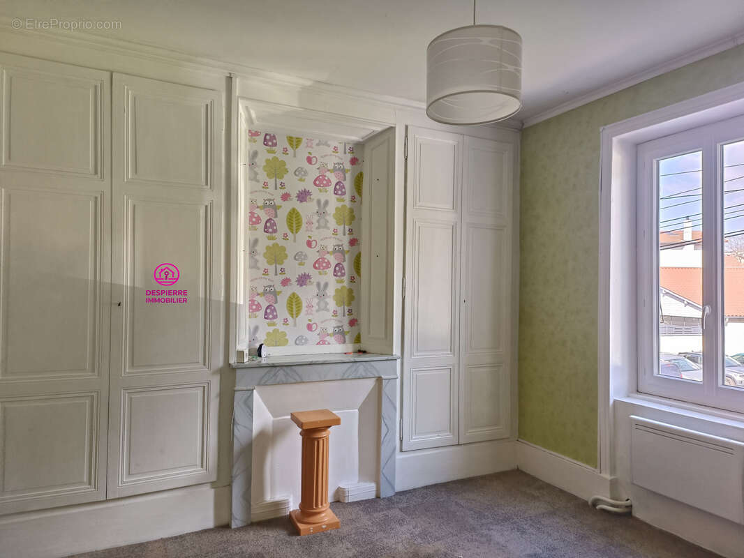 Maison à LE PEAGE-DE-ROUSSILLON