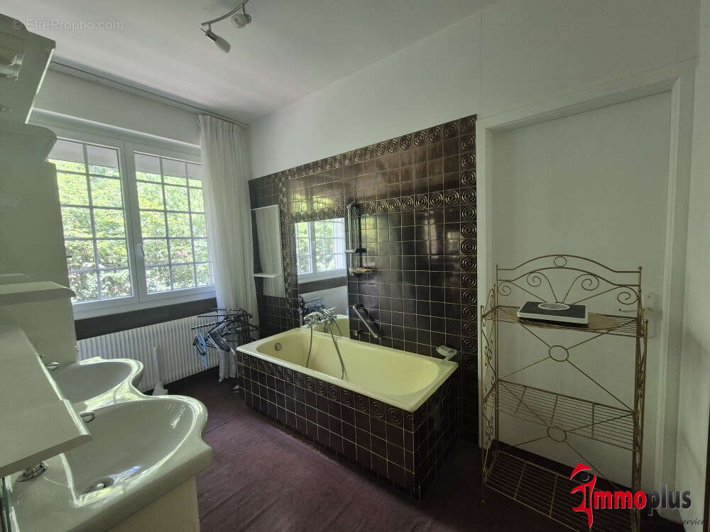 Villa plain-pied centre Saint-Louis 190m2 avec piscine intérieure - photo 18