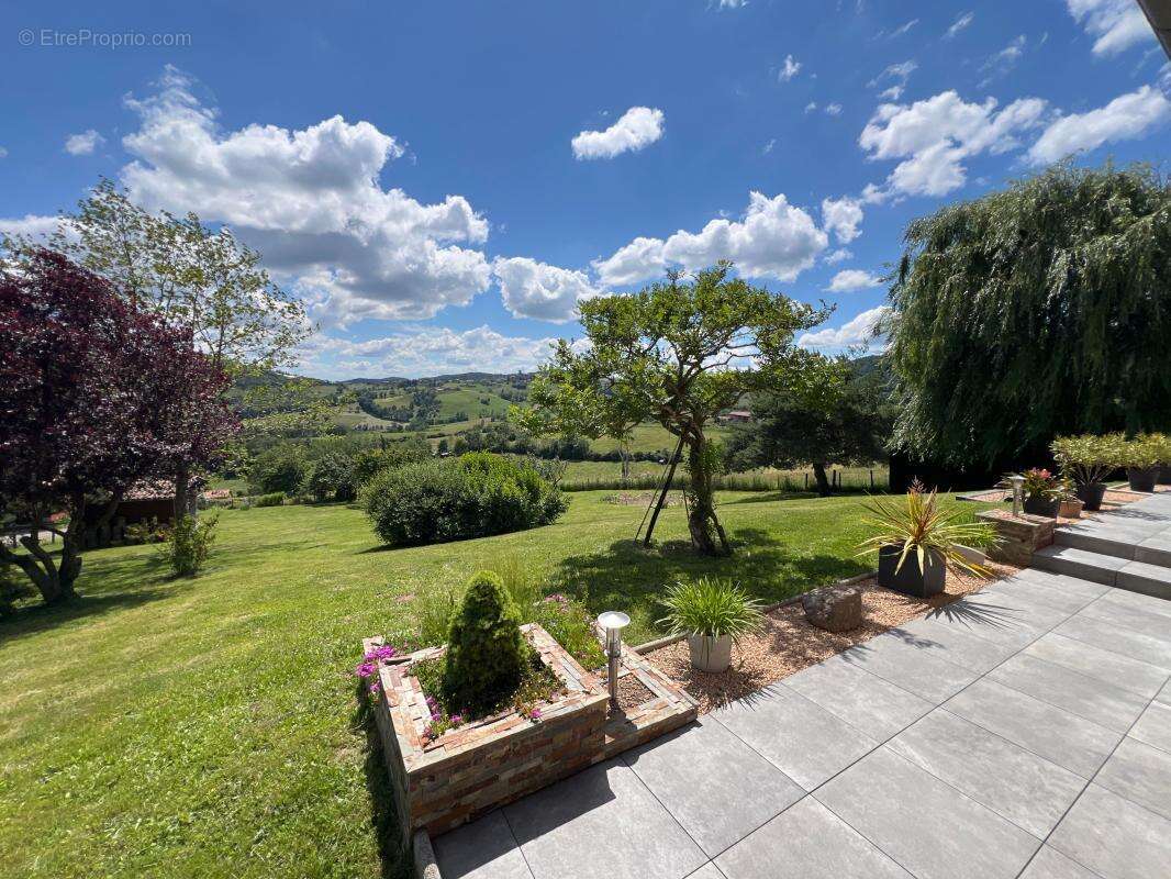 Maison à MONTROTTIER