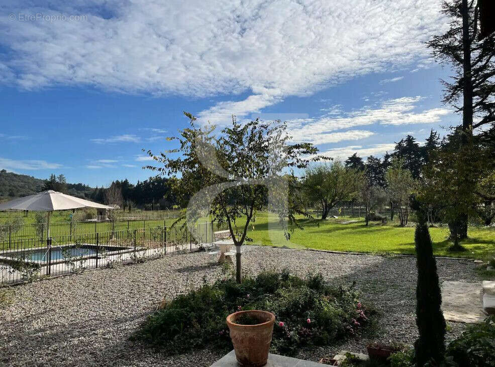 Maison à L&#039;ISLE-SUR-LA-SORGUE