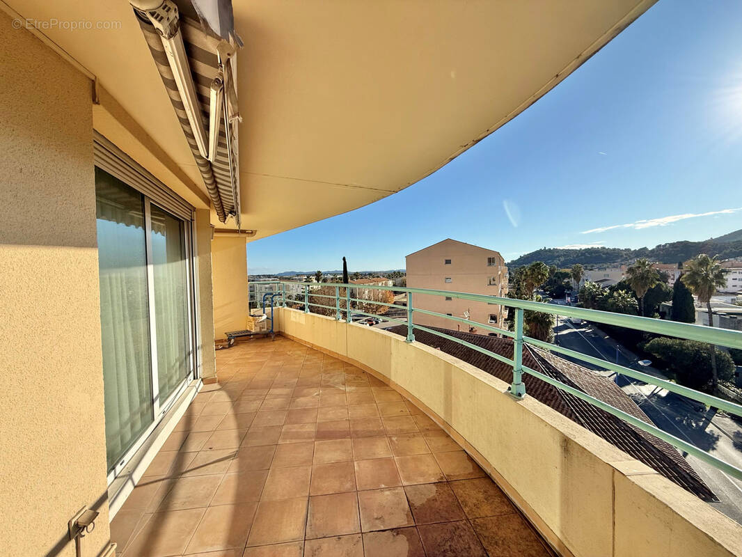 Appartement à HYERES