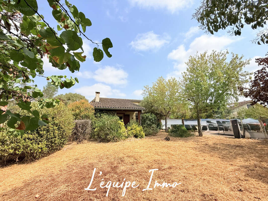 HYPER CENTRE - Maison T6 de 147 m2 - Parcelle de 747 m2- Double garage - - photo 19