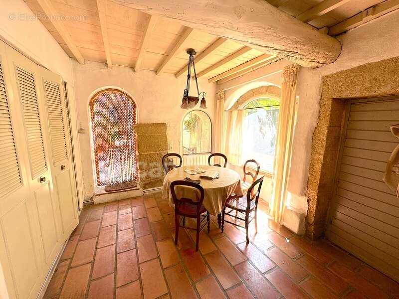 Maison à MEYNES