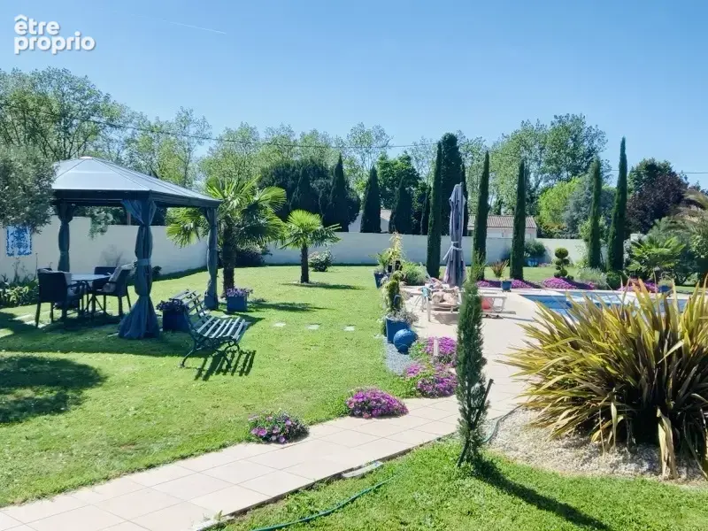 Maison 3 chambres parc piscine double garage - photo 16