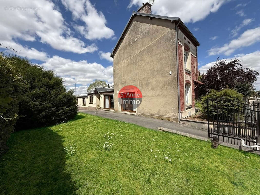 Amiens - quartier plein sud - 104m2 - t3 - cave - garage - jardin - cour - places de parking - photo 18