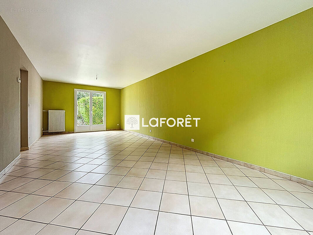 Maison à VERT-SAINT-DENIS