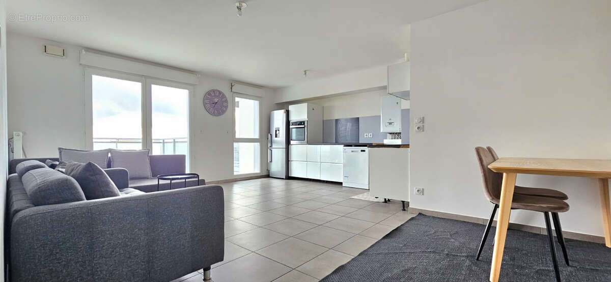 Appartement à DECINES-CHARPIEU