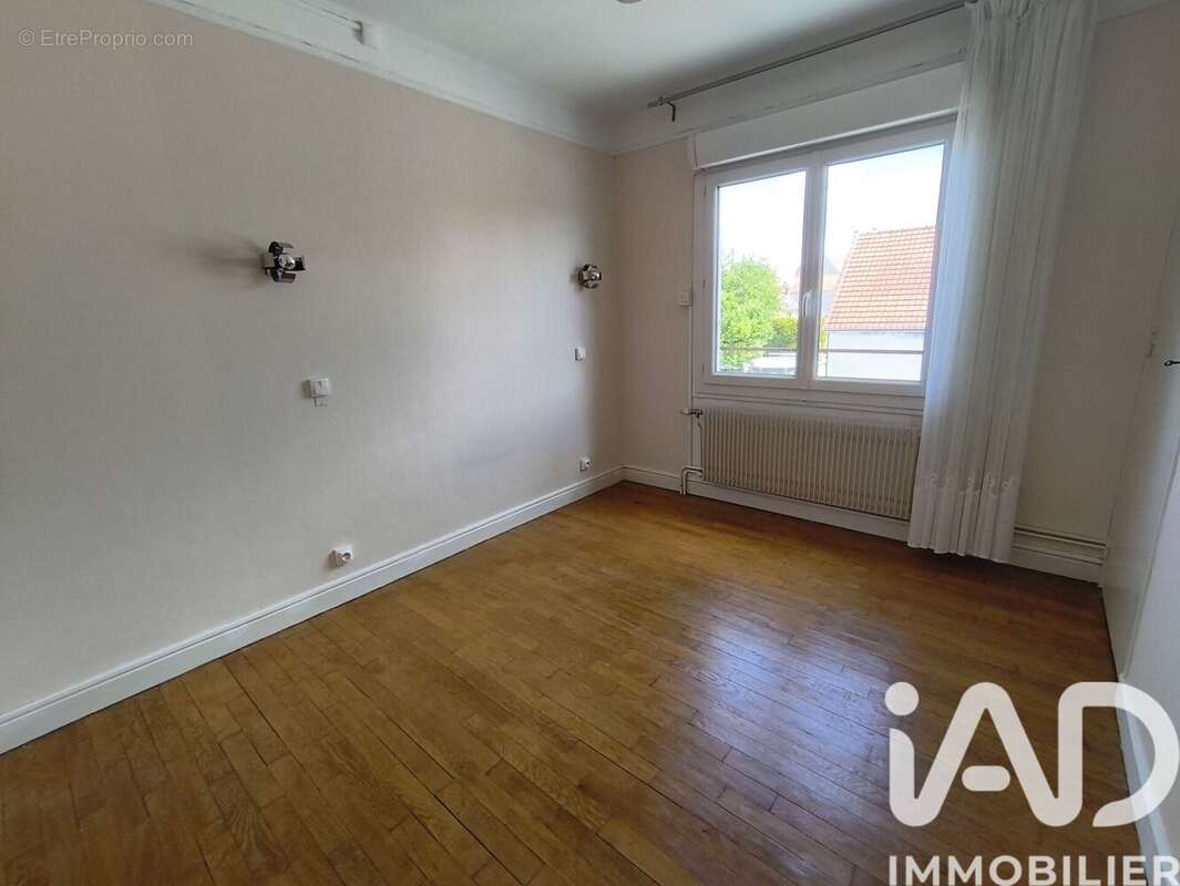Photo 8 - Maison à ROMILLY-SUR-SEINE
