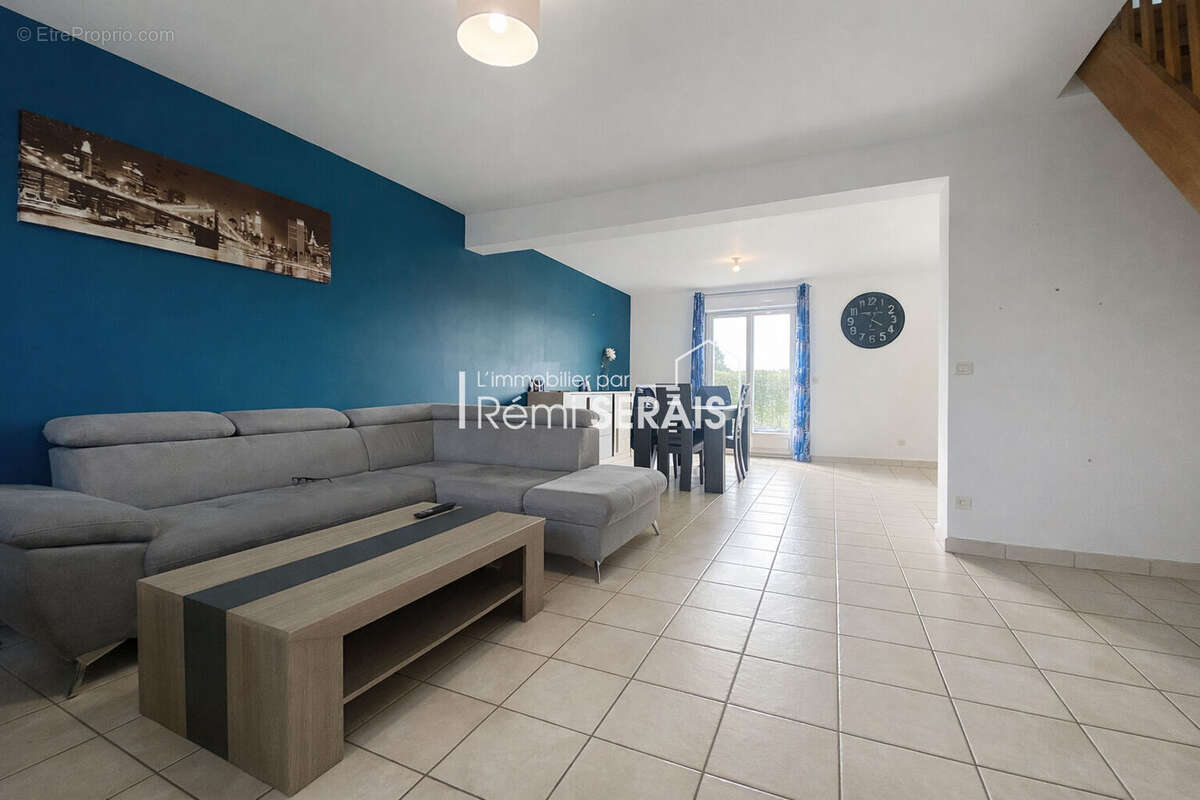 Maison à NEUFCHATEL-EN-SAOSNOIS