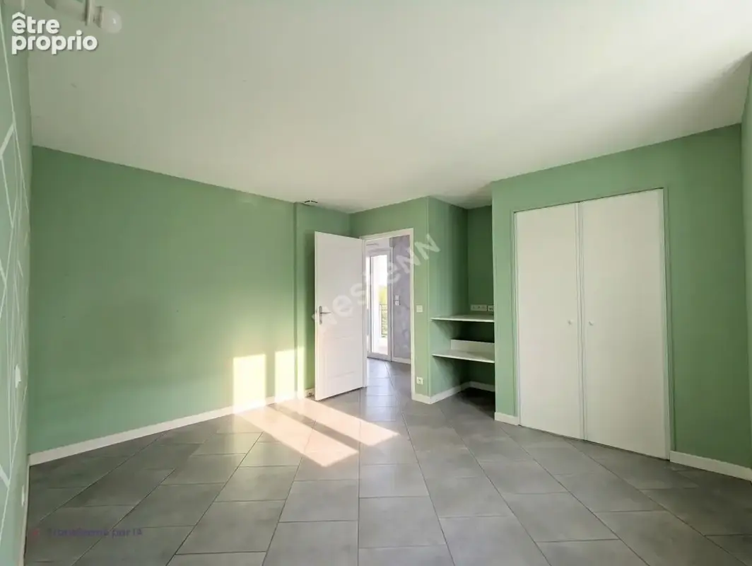 Maison en pierre de 170 m² - 5 chambres, garages et jardin  25min reims nord - photo 5