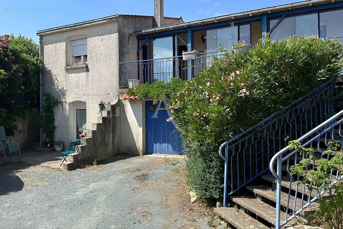 Maison à L'ILE-D'ELLE