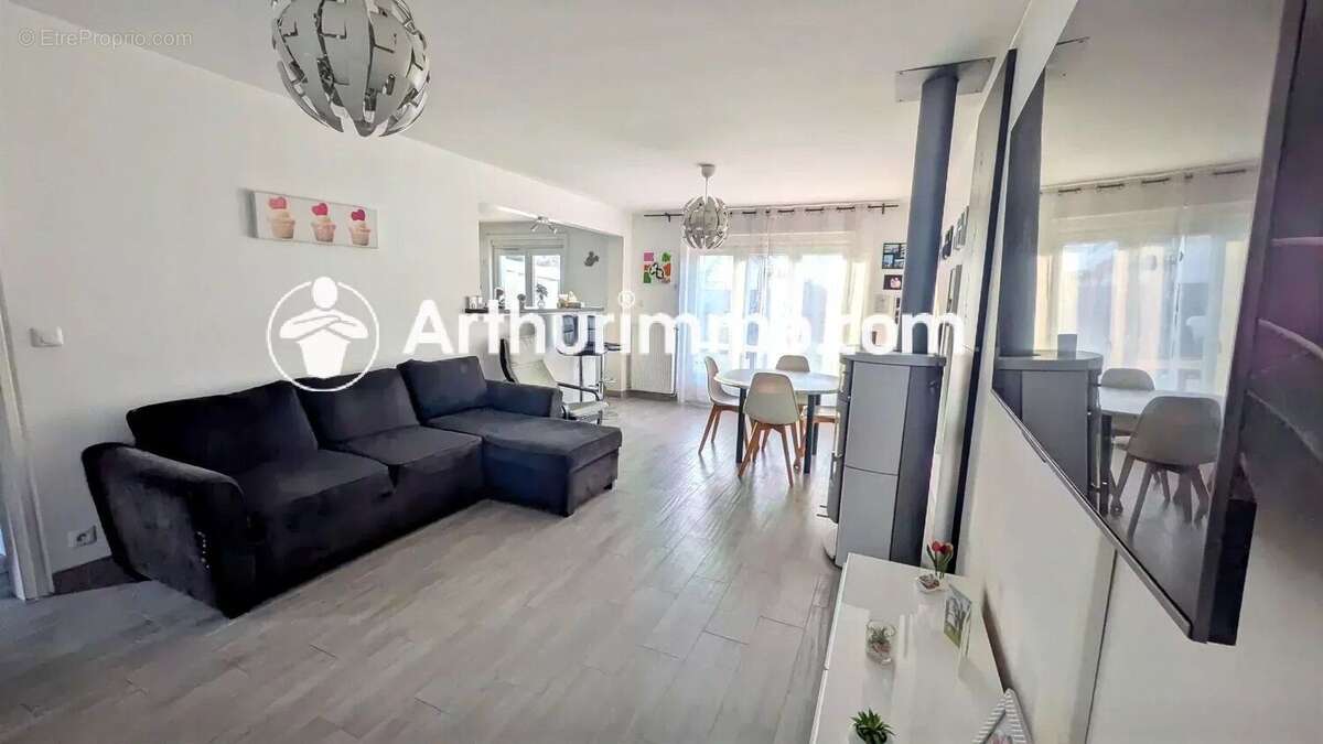 Maison à SAVIGNY-LE-TEMPLE