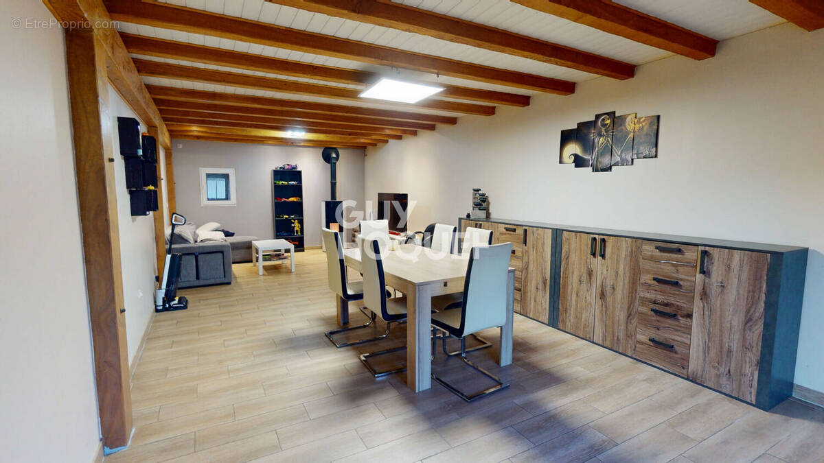 Maison à LEVAL