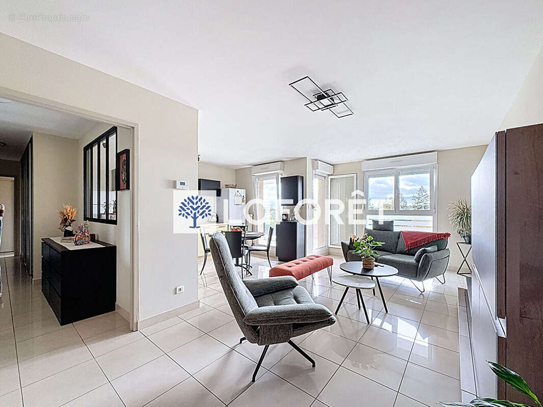 Appartement à VIEUX-CHARMONT