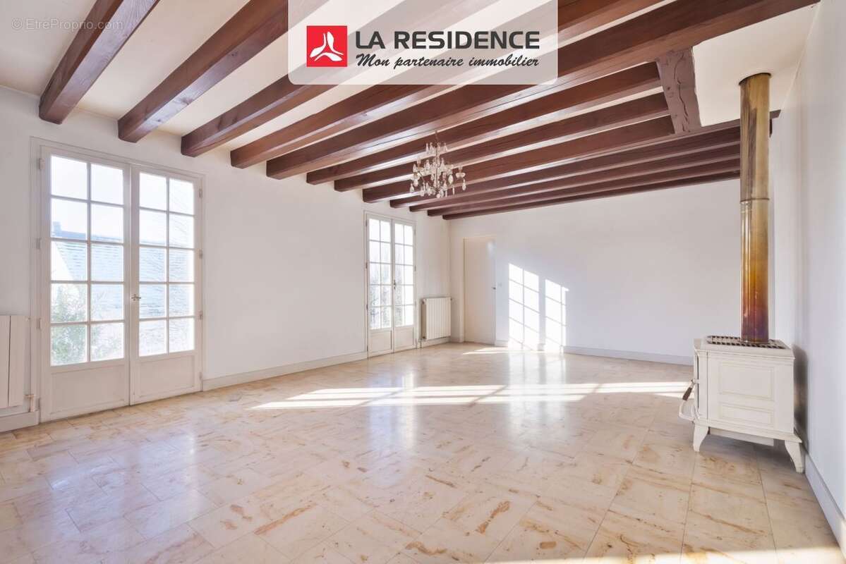 Maison 171 m² à L'etang-La-Ville  - photo 4