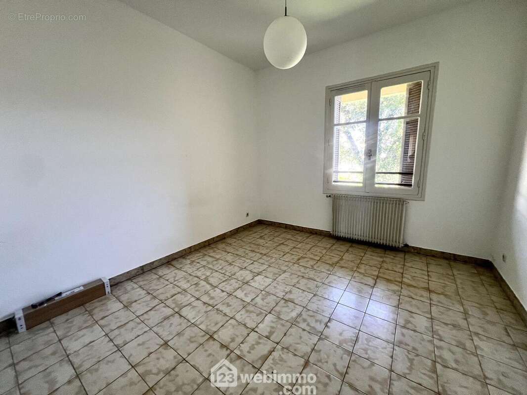 Elles mesurent 10, 11 et 12m2 - Appartement à BASTIA