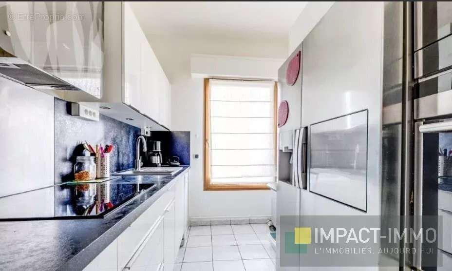 Appartement à COURBEVOIE