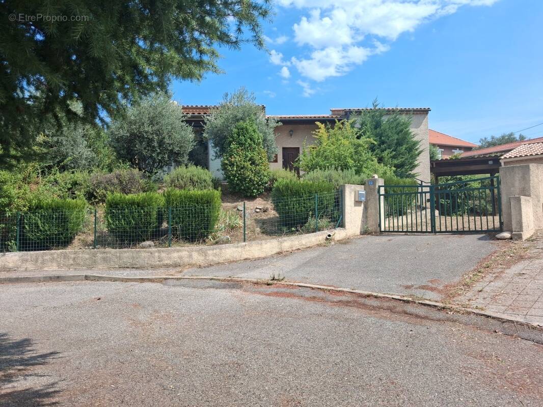 Maison à L'ESCALE