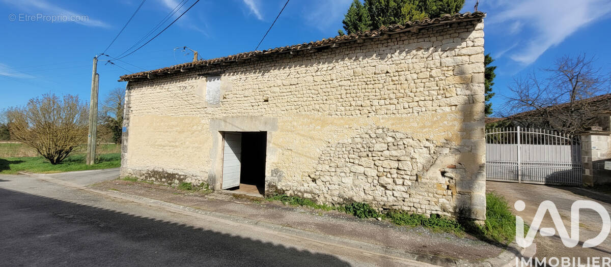 Photo 1 - Maison à LA VERGNE