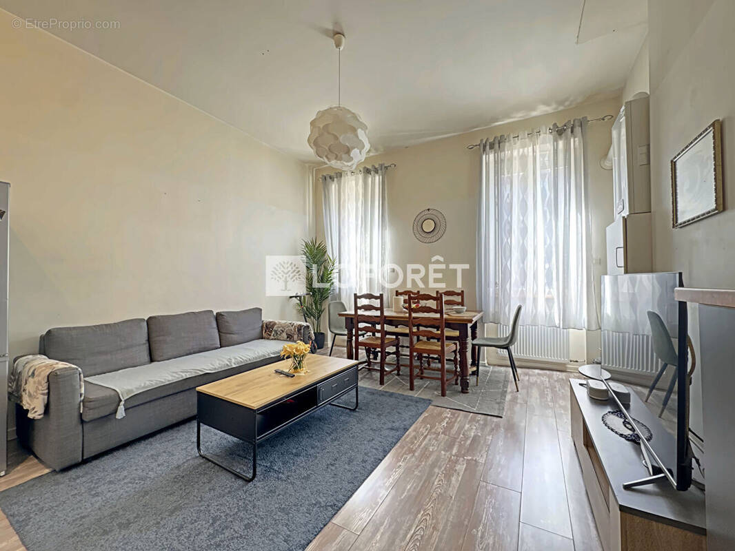 Appartement à SAINT-ETIENNE