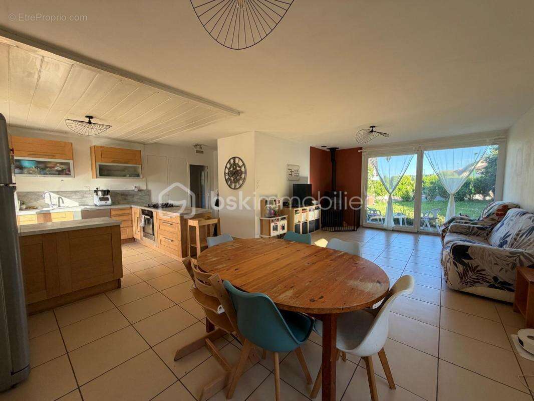 Maison plain-pied 112m² avec 4 chambres sur 1760m² de terrain avec parcelle constructible - photo 2