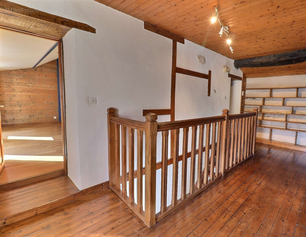 Propriété de caractère   260 m2 - Charme et élégance à Vouhé - photo 7