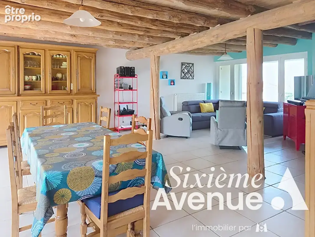 Ferme 180m² entièrement rénovée, 300 m² de dépendances et terrain en partie constructible : un cadre de vie rare ! - photo 3