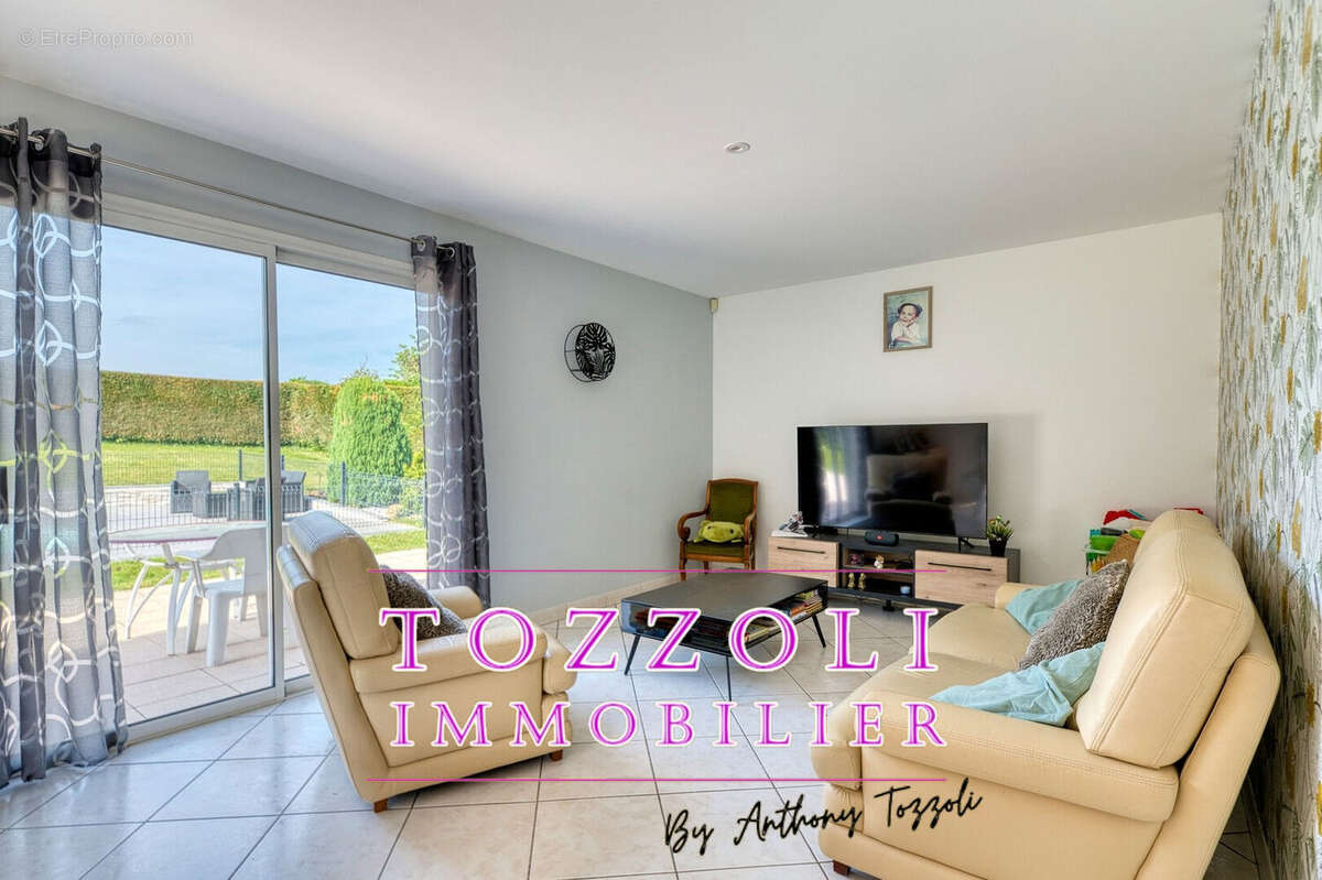 Maison à SAVAS-MEPIN